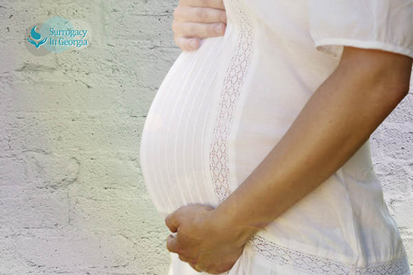 Pros and Cons of Surrogacy
